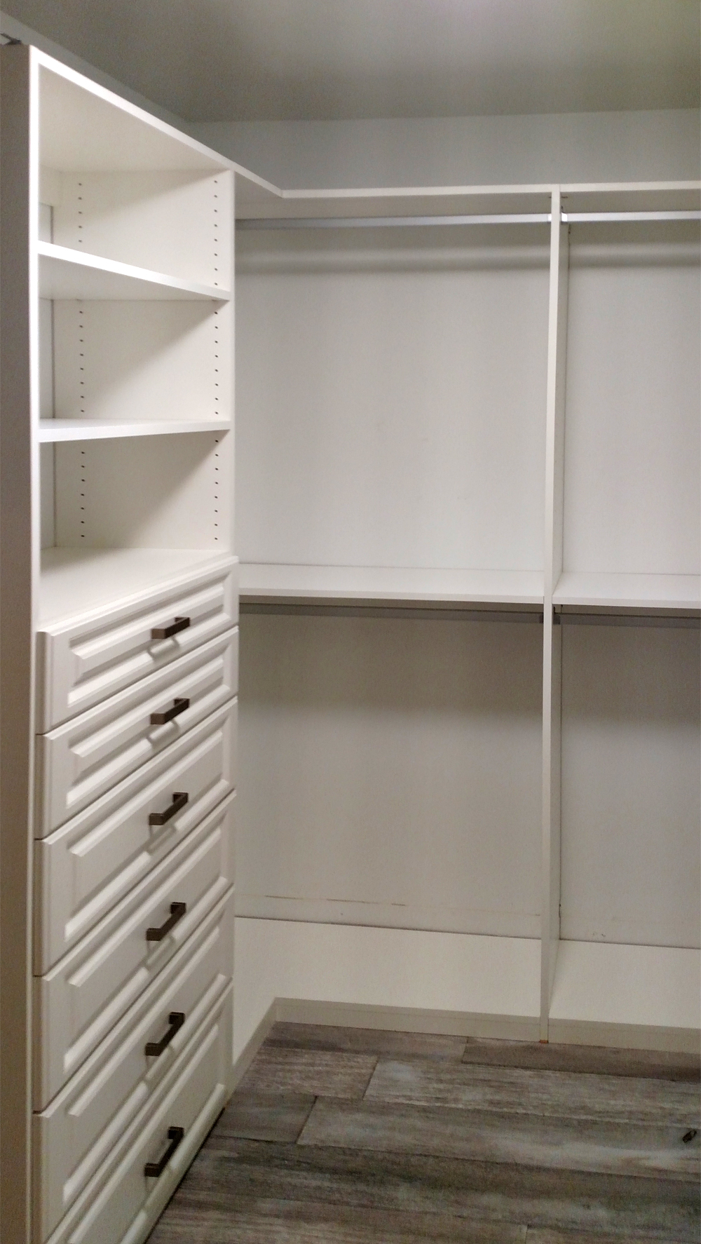 The Closet Works: Pictures of Custom Closets | San Diego